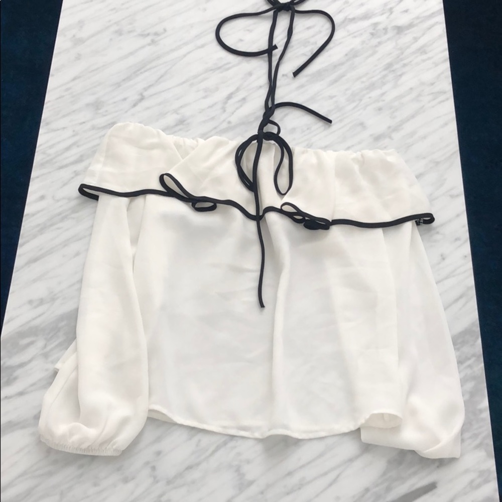 Off the shoulder RENVY top